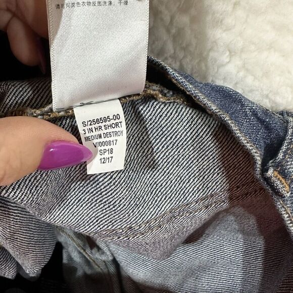 Gap Blue Denim Medium Destruction Washwell High Rise 3" Shorts Size 27 4 Whisker - Picture 7 of 7